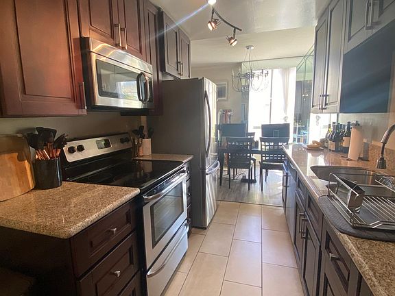 2nd image of 622 S Barrington Ave APT 104