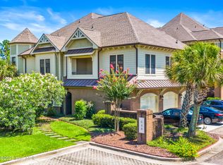 648 Village Park Dr UNIT 201, Wilmington, NC 28405