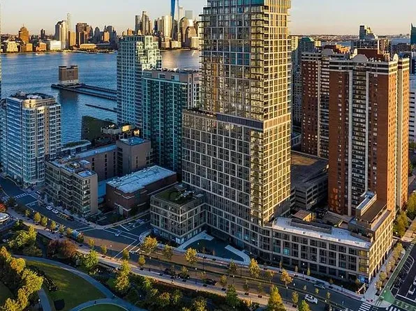 75 Park Lane South image 38 of 38