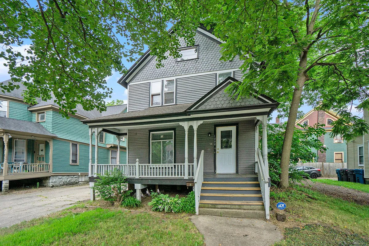 Building Photo - 1008 S Westnedge Ave