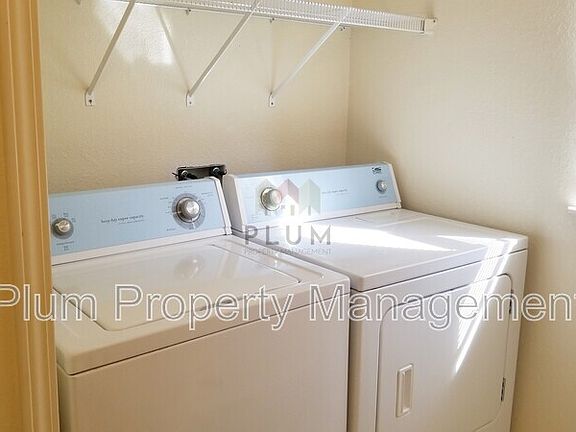 4th image of 1325 Bridgecourt Way