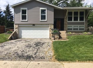 2330 Dalewood Pkwy, Woodridge, IL