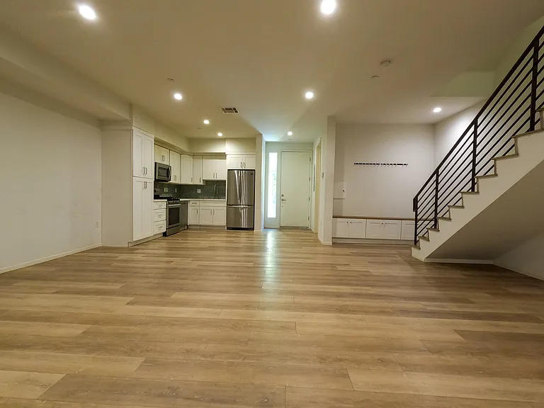 2006 S Corning St #3 — Photo 84