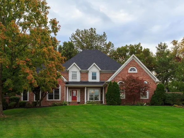 900 Town And Country Estate Ct, Saint Louis, MO 63141