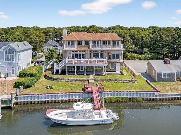 53 Neptune Ln, South Yarmouth, MA 02664