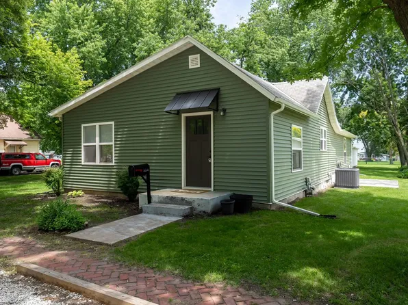 314 N 2nd Ave, Chenoa, IL 61726