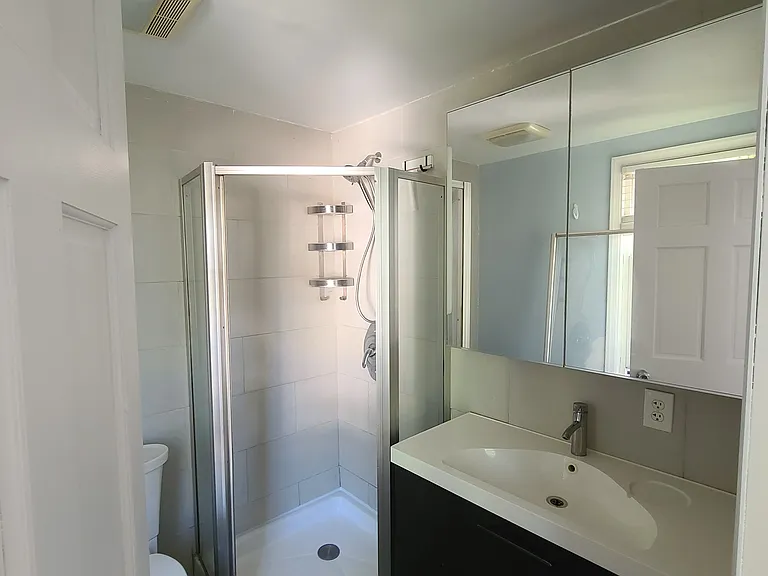 219 Virginia Ave #B — Photo 16