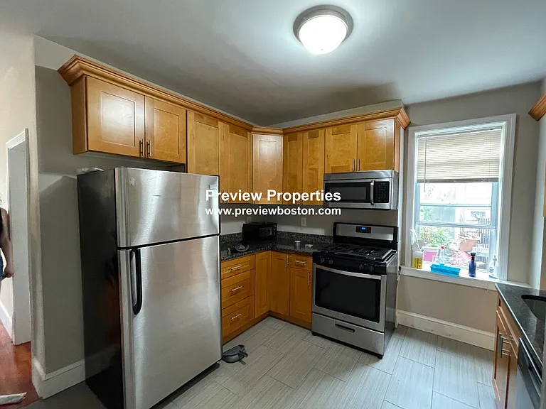 Maverick St — Photo 4