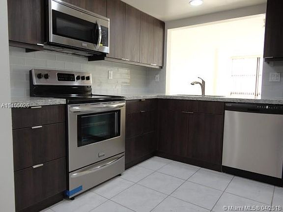 2nd image of 1915 Brickell Ave #1411C