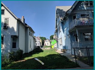 1127 S 20th St, Milwaukee, WI 53204