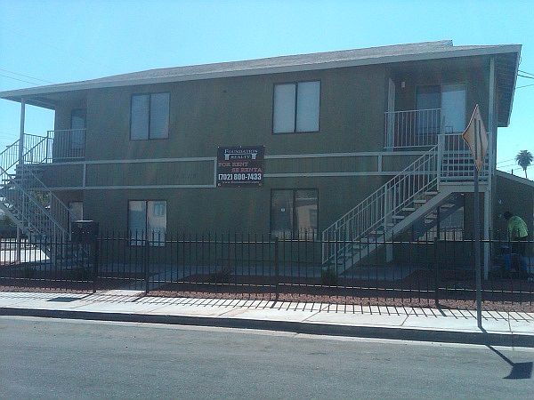 Carson 1316 - Exterior