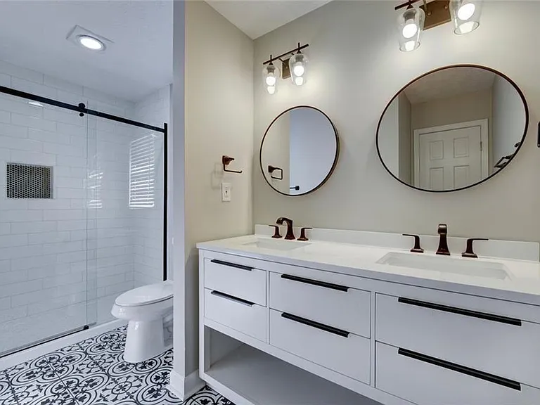 4566 Mountain Creek Dr NE — Photo 3