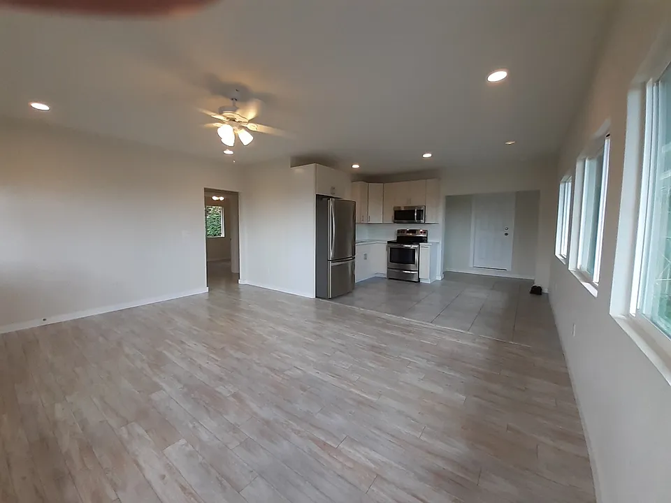 1915 Kalihi St #1