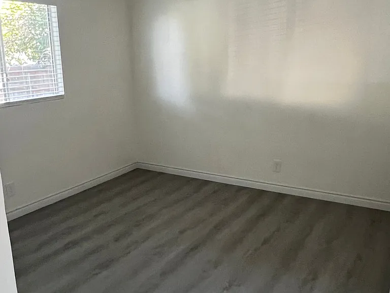 662 N Gordon St #A — Photo 13