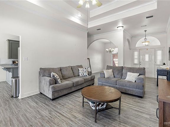 4th image of 858 Quail Hollow Dr