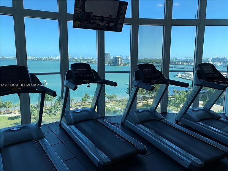 1800 N Bayshore Dr #1506 — Photo 22