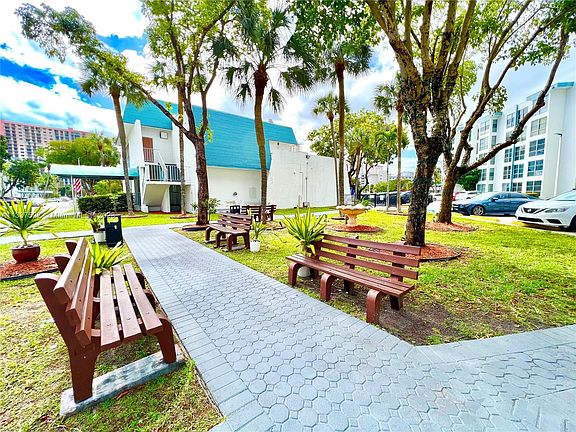 2nd image of 17620 Atlantic Blvd APT 317