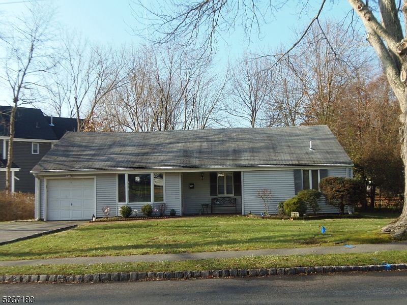 1st image of 34 Park Dr