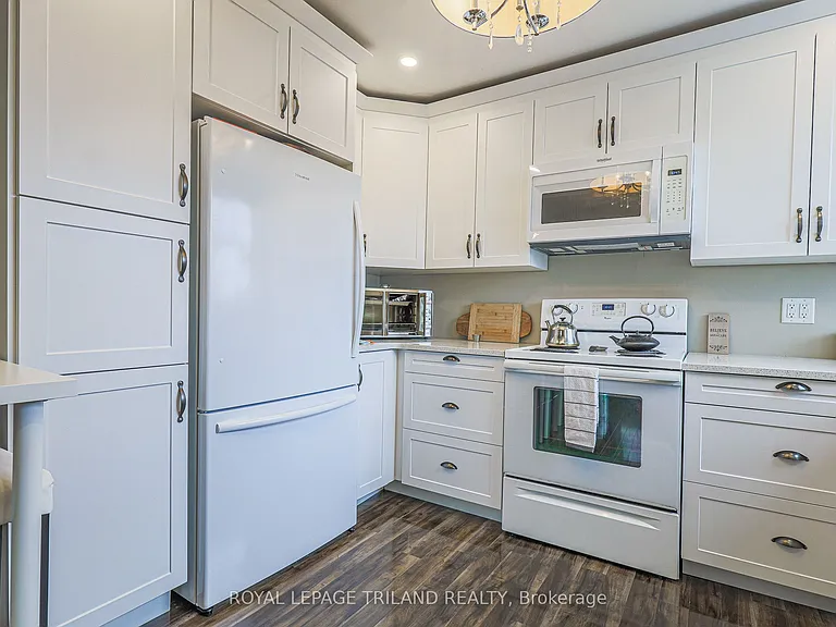 713 King St #1 — Photo 6