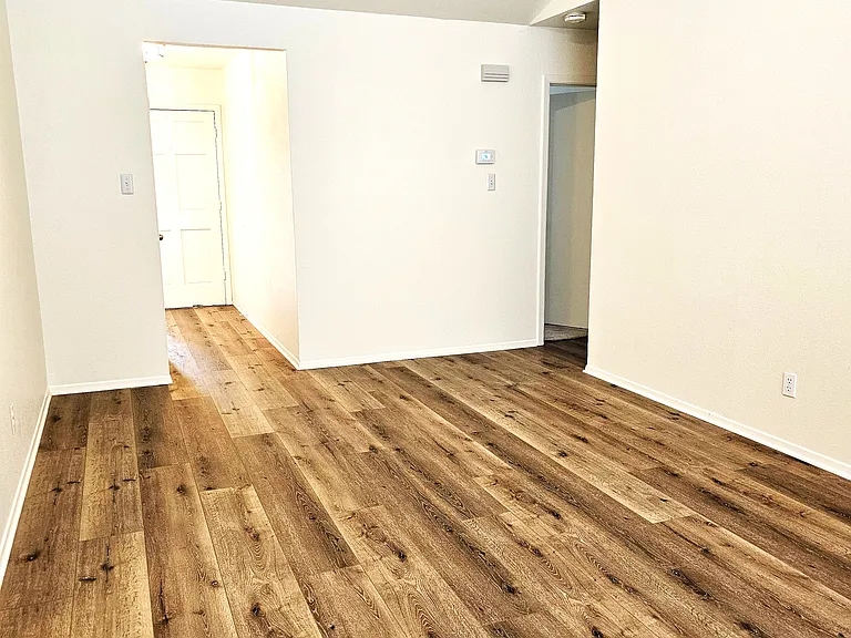 Livingroom, recent paint