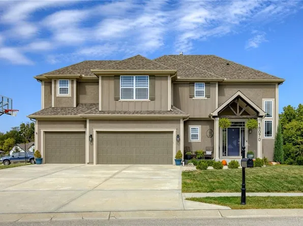 18070 N Peach Blossom Dr, Platte City, MO 64079
