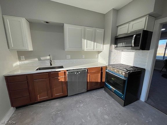 3rd image of 954 Lakewood Beach Dr