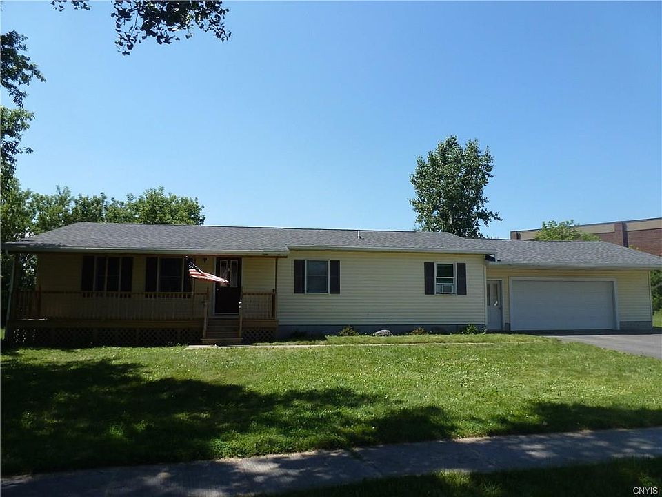 1st image of 142 Pine Dr