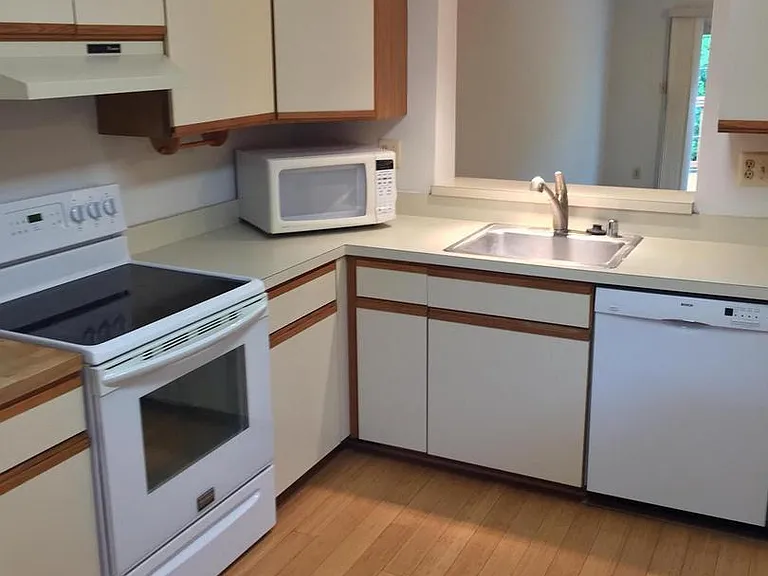 8911 Oakwood Way — Photo 5