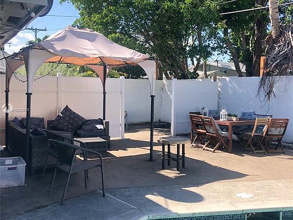 3rd image of 1851 NE 46th St #0