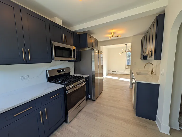 1516 Lee St — Photo 18