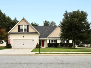 617 Hawthorn Ridge Dr, Whitsett, NC 27377