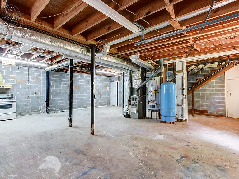 130 Aspen Way — Photo 41