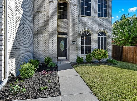 2nd image of 2305 Basswood Dr
