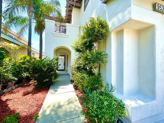 3rd image of 9531 Montanza Way