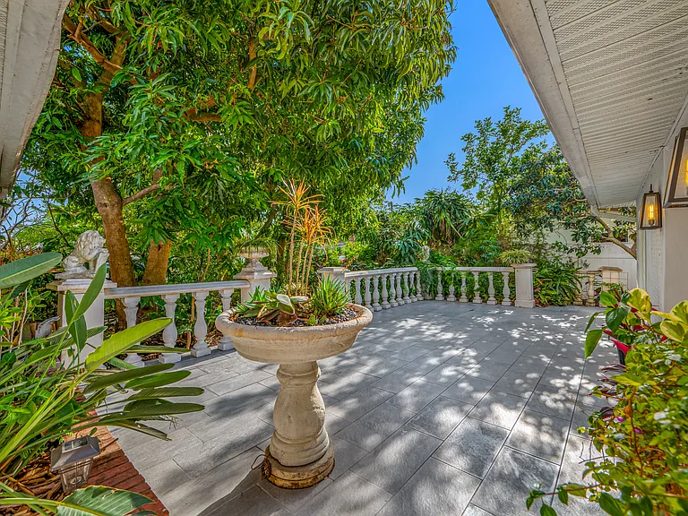 1764 Linwood Cir — Photo 55