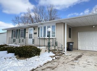 2388 Martin Dr, Dubuque, IA 52001