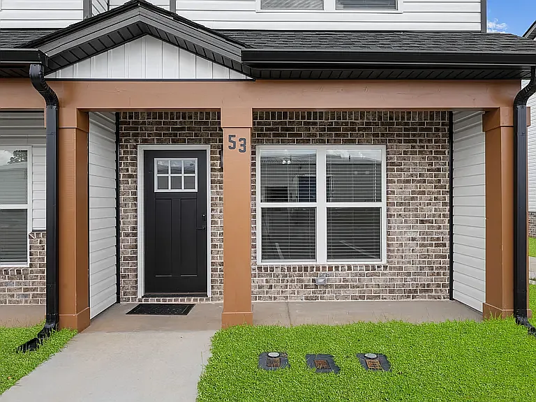 2 bed, 2.5 bath, 1081 sqft, $1,750 — Photo 2