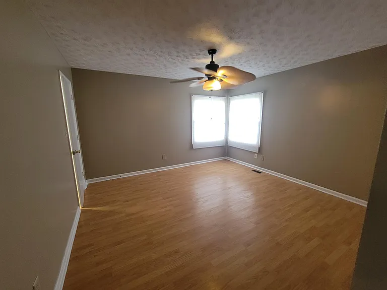 500 Orchard Dr — Photo 7