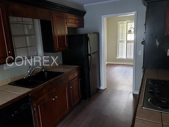 5th image of 1417 Glouchester Dr