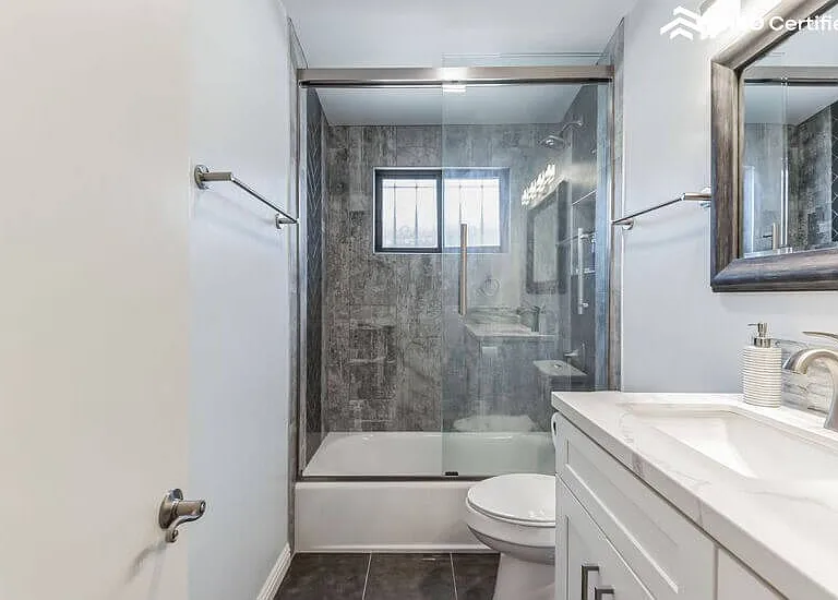 2912 W Century Blvd — Photo 23