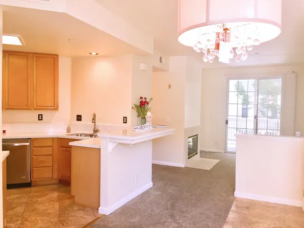 611 Arcadia Ter Unit 204, Sunnyvale, CA 94085