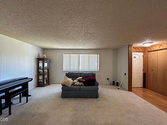 4th image of 3937 Rio Vista Way