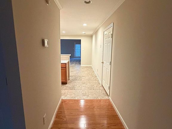 4th image of 3707 Sean Grove Way