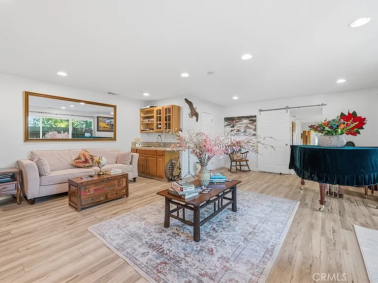 195 Knoll Rd — Photo 16