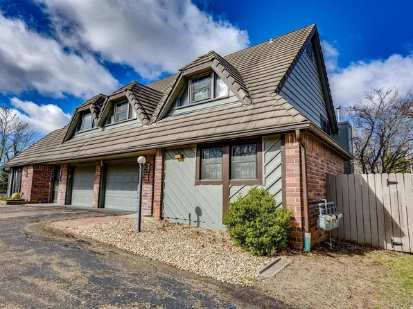 2711 W 24th Ter, Lawrence, KS 66047