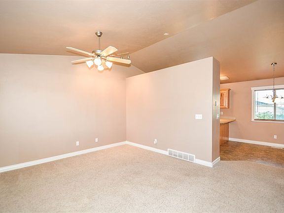 3rd image of 1081 N Cornerstone Dr