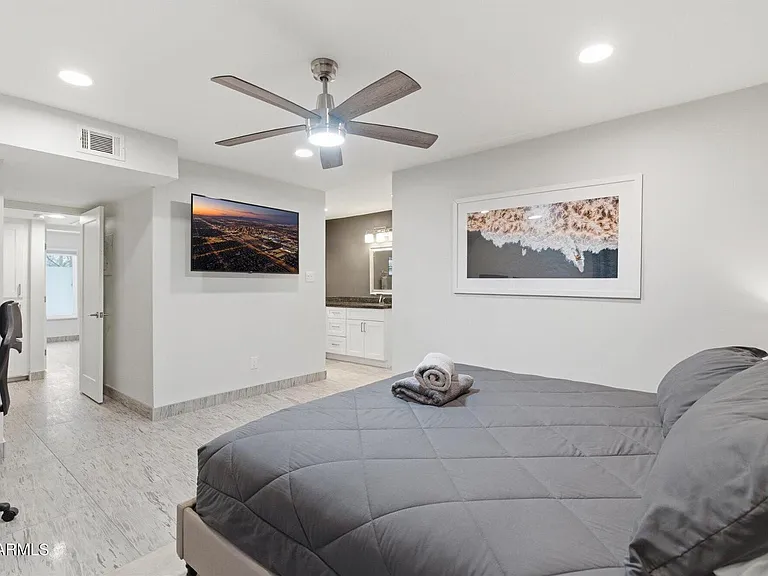 4950 N Miller Rd #100 — Photo 13
