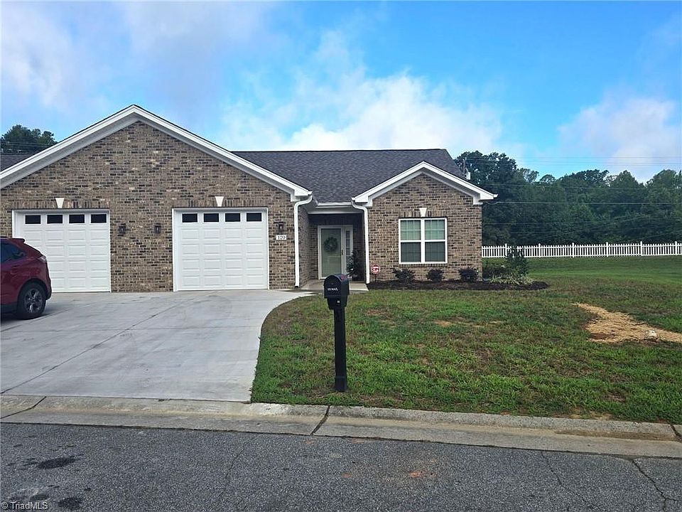 1st image of 116 Sanderlyn Ct