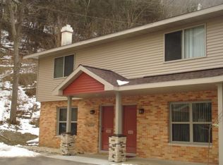 3831 Cliffside Dr, La Crosse, WI 54601