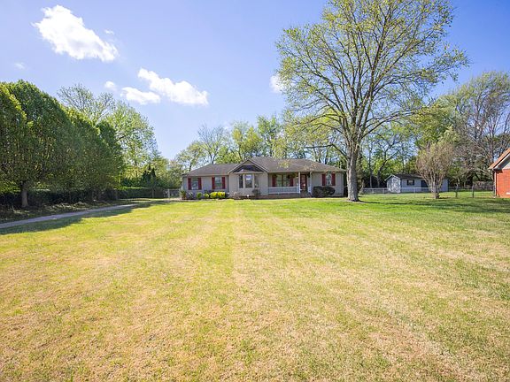 3rd image of 3533 Lehigh Dr